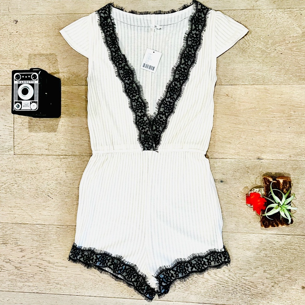 Urban Outfitters romper - Picture 5 of 7